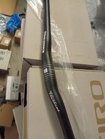 Used Race Face Turbine Handlebar 31.8mm 760mm Rise 1.25in bike — image 2 of 9