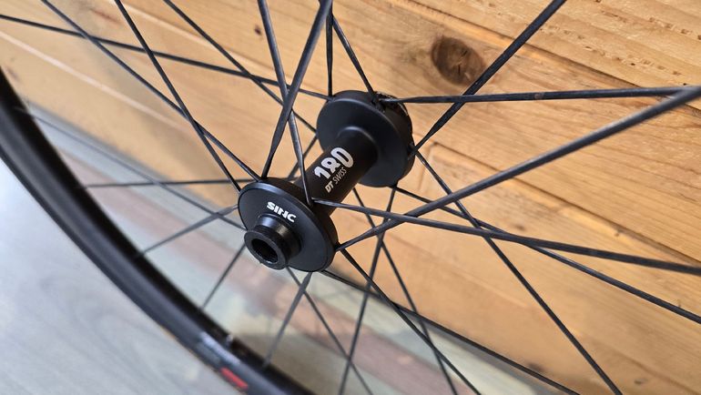 Used Dt Swiss ARC 1100 38 Wheelset 2025 bike — image 2 of 4