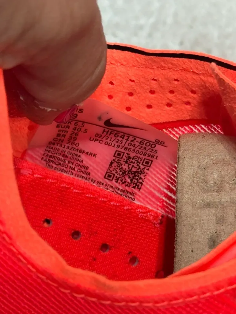 Nike ZoomX Vaporfly Next% 4 bike usato — immagine 4 di 10