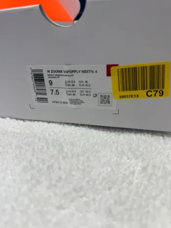 Nike ZoomX Vaporfly Next% 4 bike usato — immagine 2 di 10