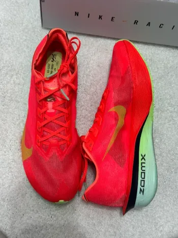 Nike ZoomX Vaporfly Next% 4 bike usato — immagine 5 di 10