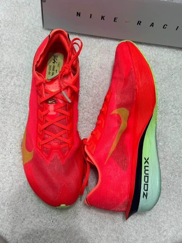 Nike ZoomX Vaporfly Next% 4 bike usato — immagine 5 di 10