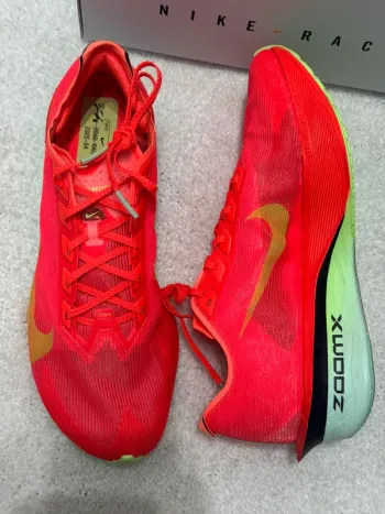 Nike ZoomX Vaporfly Next% 4 bike usato — immagine 6 di 10