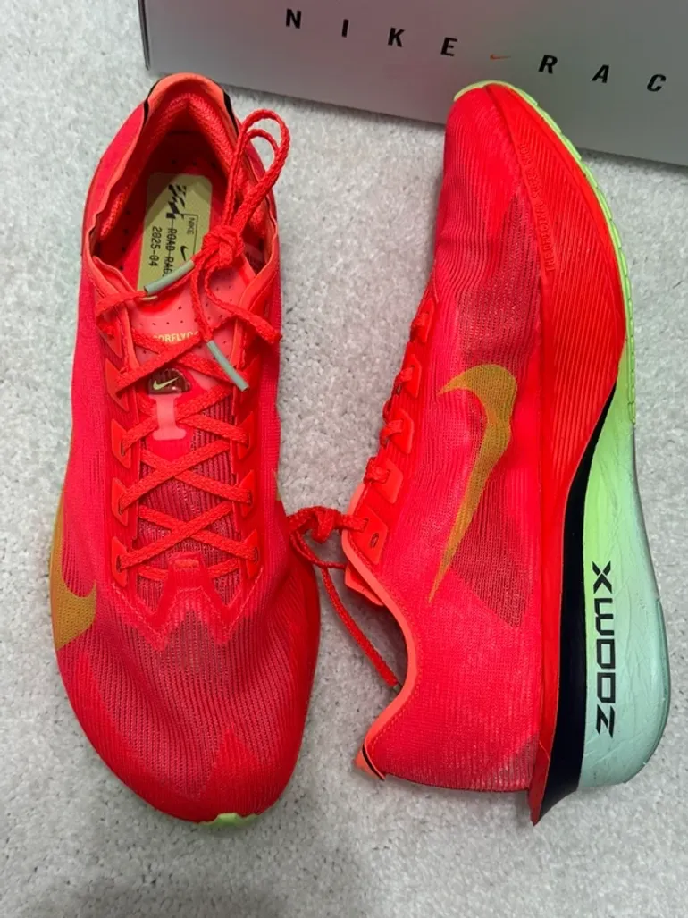 Nike ZoomX Vaporfly Next% 4 bike usato — immagine 6 di 10
