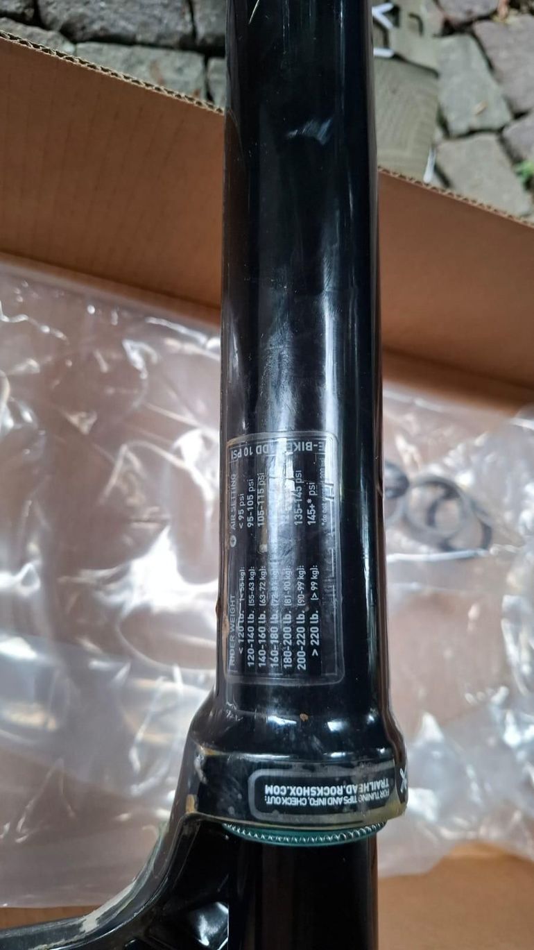 Použité Rockshox Boxxer ultimate R2C ultimate r2c bike — obrázek 4 z 9