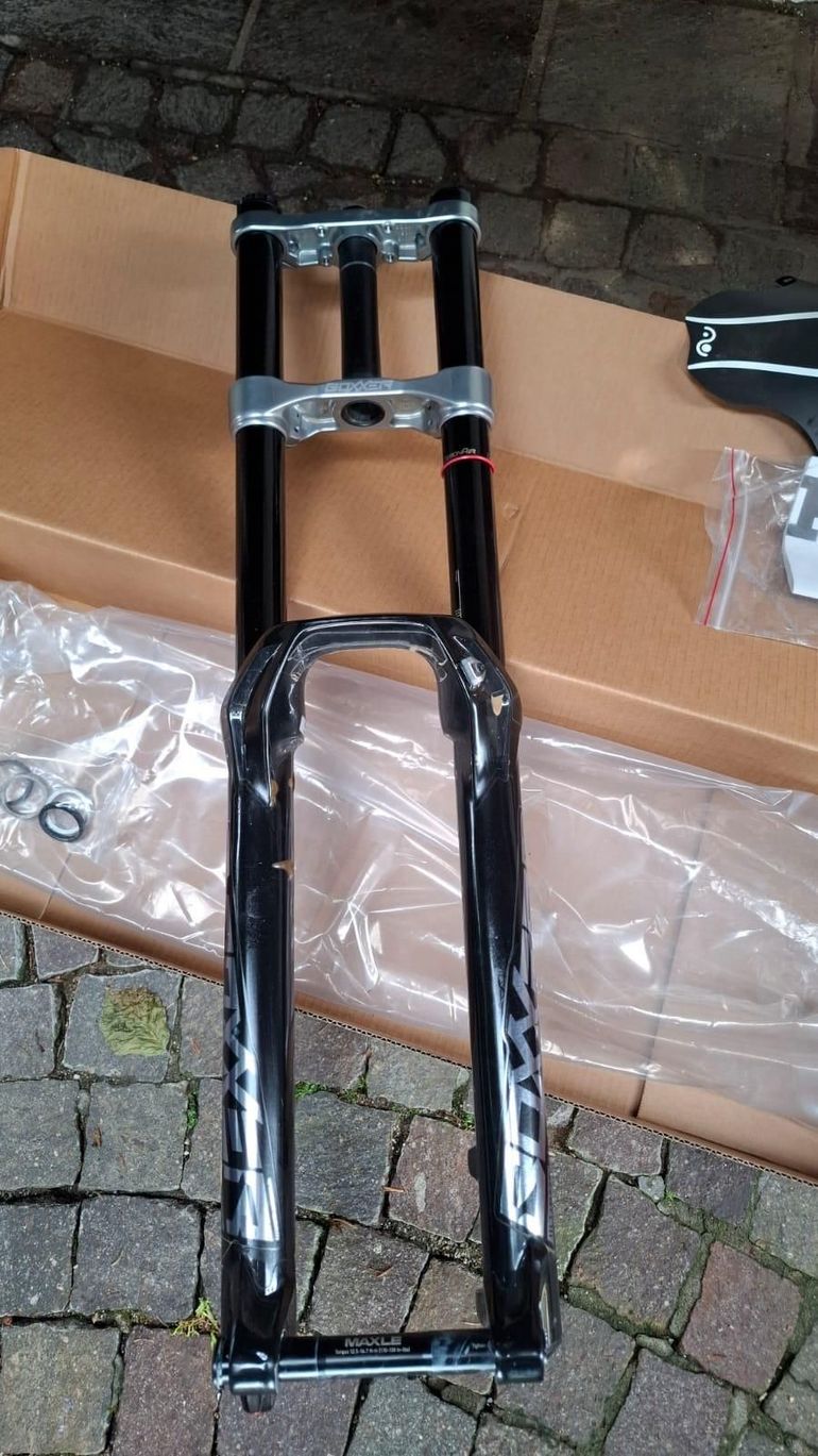 Použité Rockshox Boxxer ultimate R2C ultimate r2c bike — obrázek 2 z 9