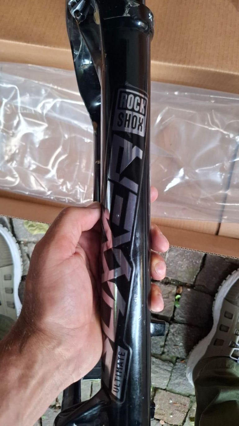 Použité Rockshox Boxxer ultimate R2C ultimate r2c bike — obrázek 3 z 9