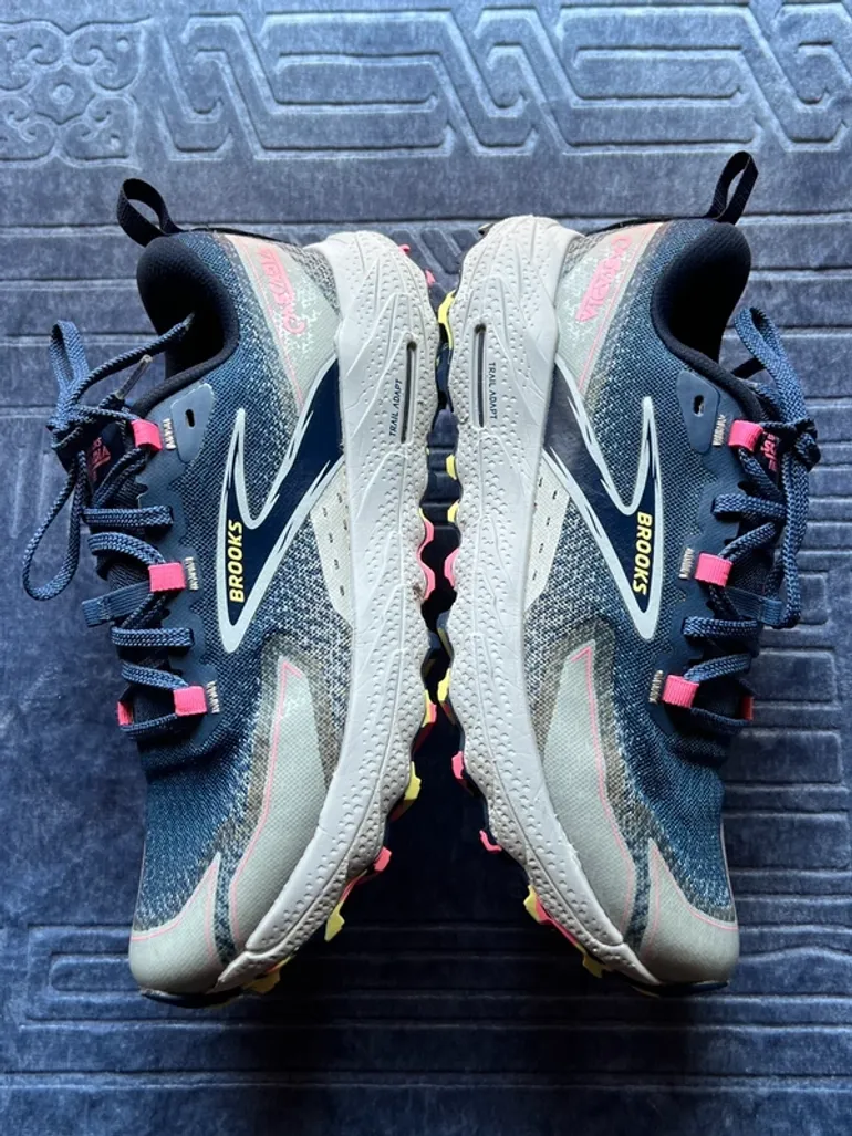 Brooks Cascadia 18 bike d'occasion — image 1 sur 4