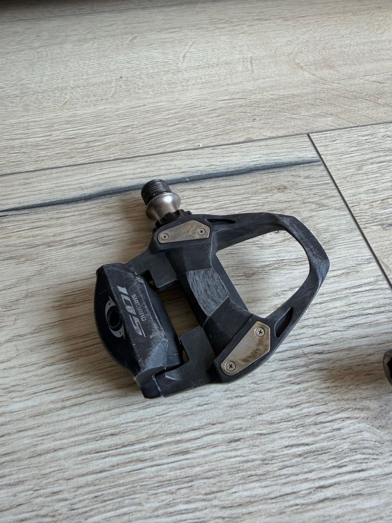 Used Shimano 105 PD-R7000 Pedals bike — image 1 of 3