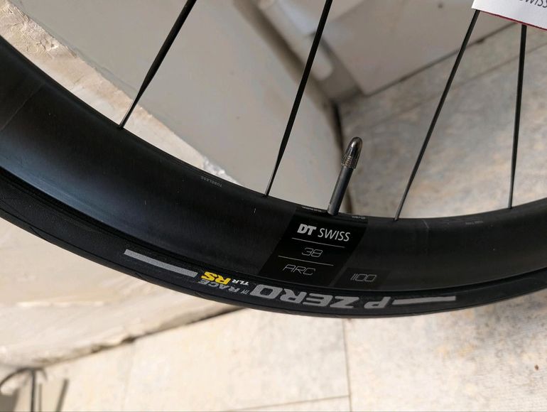 Used Dt Swiss ARC 1100 38 2026 bike — image 2 of 11