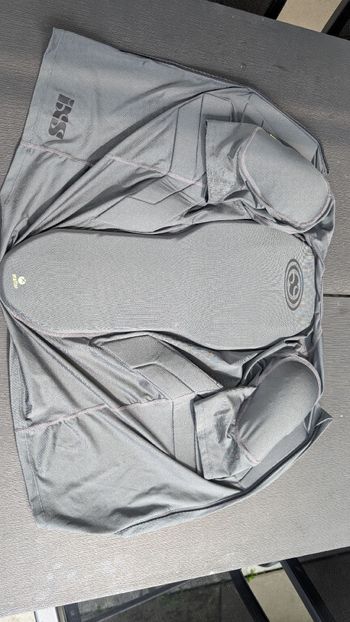 Tweedehands Ixs Carve Protektorenshirt 2020 bike — afbeelding 2 van 2