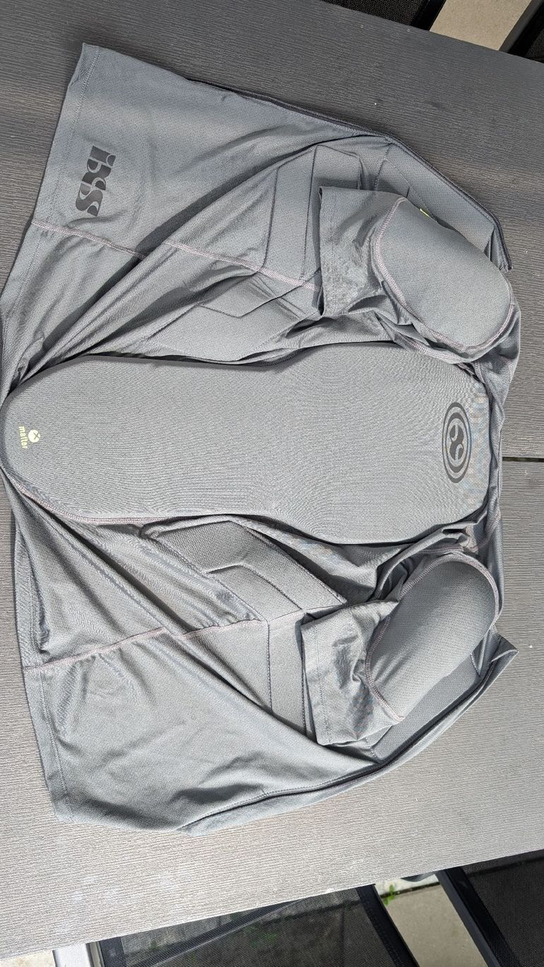 Tweedehands Ixs Carve Protektorenshirt 2020 bike — afbeelding 2 van 2