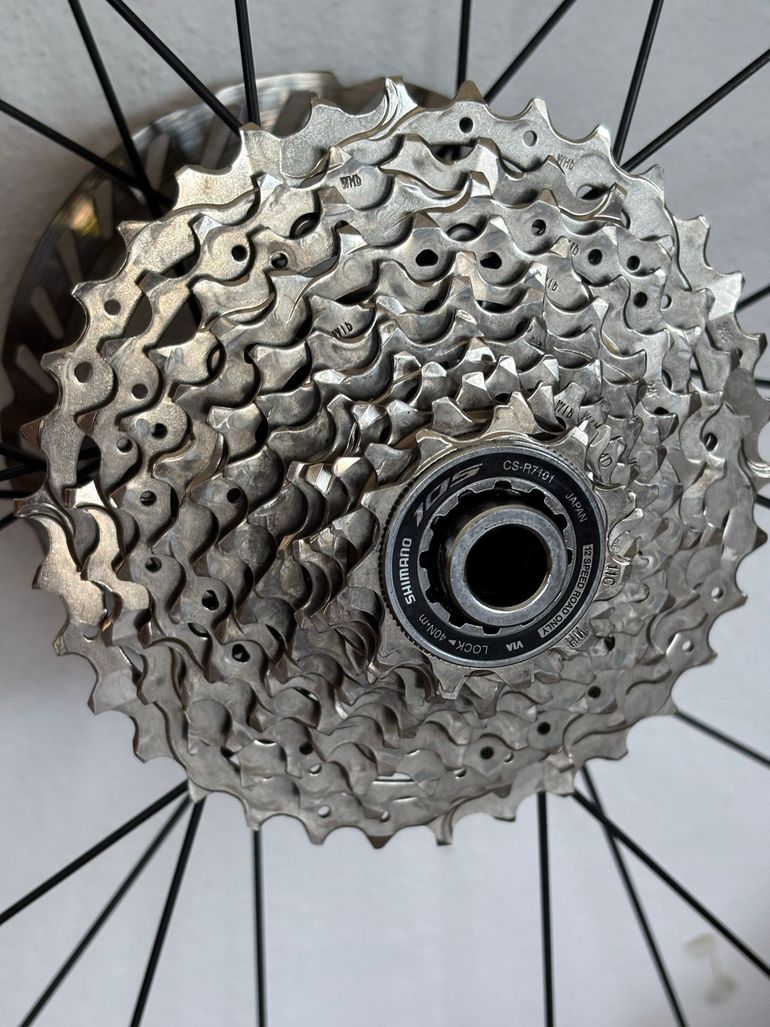 Shimano WH-RS710 Carbon Road Wheel 2025 bike de segunda mano — imagen 7 de 7