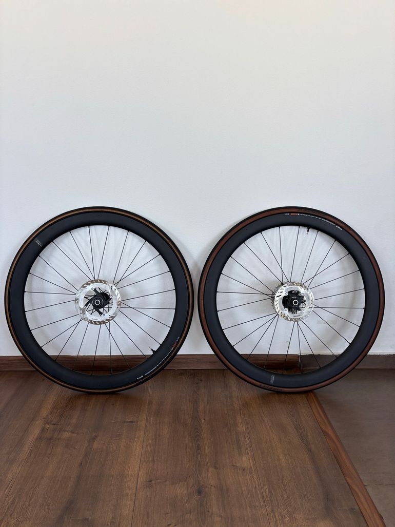 Shimano WH-RS710 Carbon Road Wheel 2025 bike de segunda mano — imagen 1 de 7