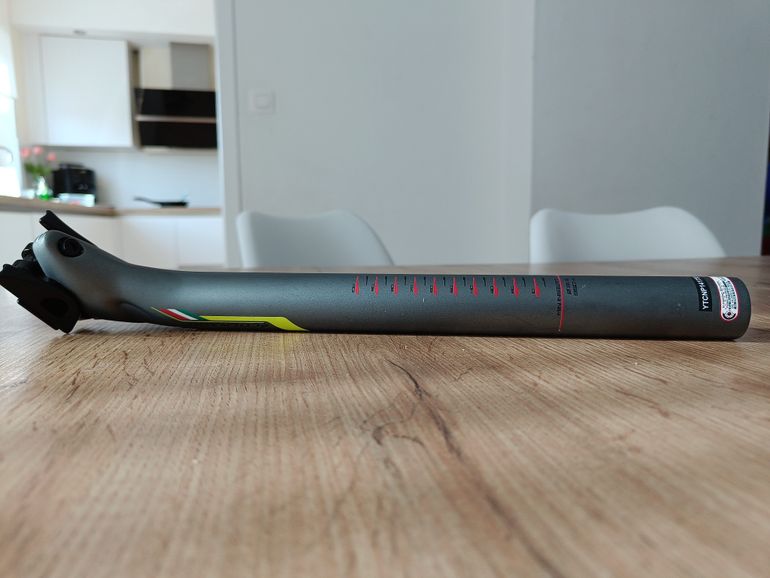 Colnago C60 HM Carbon Seatpost 31.6 350mm Grey Lime Green Road 2010 bike d'occasion — image 5 sur 24