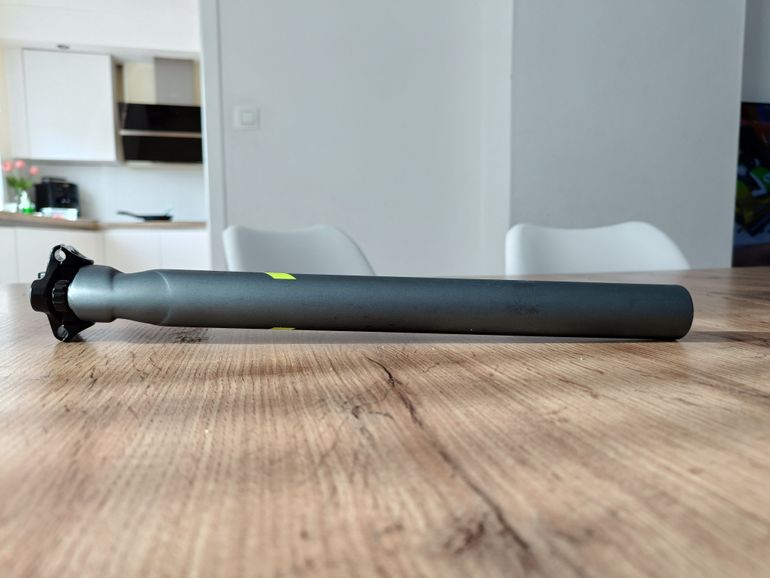 Colnago C60 HM Carbon Seatpost 31.6 350mm Grey Lime Green Road 2010 bike d'occasion — image 2 sur 24