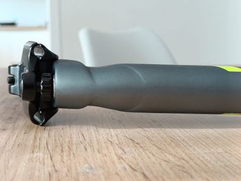 Colnago C60 HM Carbon Seatpost 31.6 350mm Grey Lime Green Road 2010 bike d'occasion — image 10 sur 24