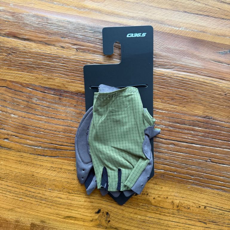 Q36.5 Dottore Pro Summer Gloves M// NEW!! 50% OFF!! 2025 bike d'occasion — image 1 sur 2