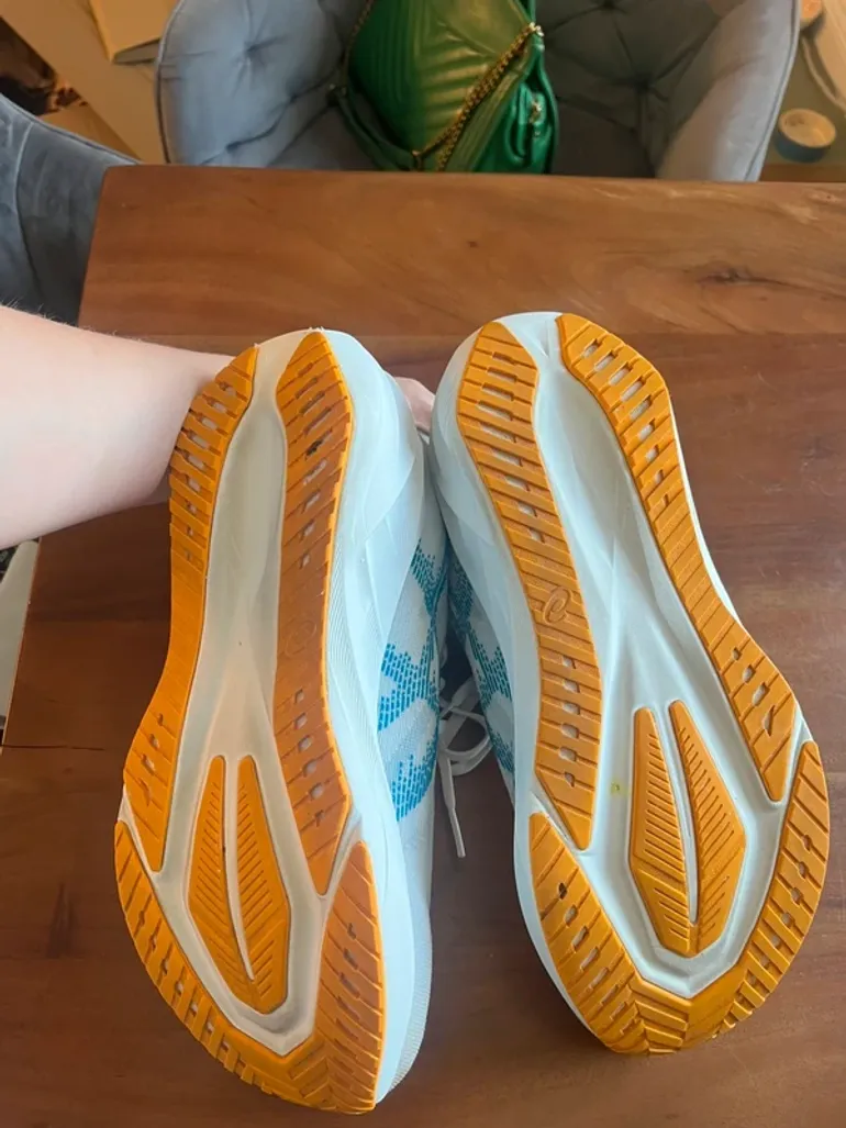 Asics Novablast 5 bike usato — immagine 6 di 6