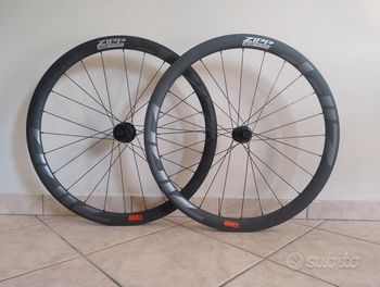 Zipp 303 Firecrest Force Launch Edition 2024 bike d'occasion