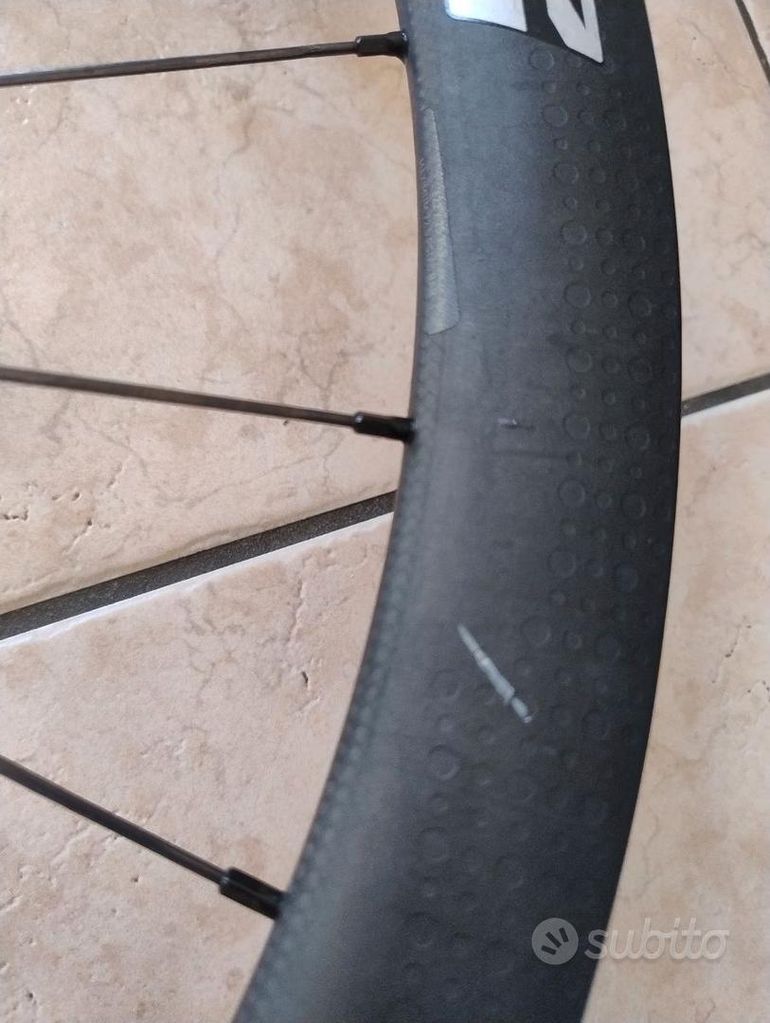 Zipp 303 Firecrest Force Launch Edition 2024 bike d'occasion — image 2 sur 3