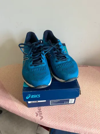Gebrauchtes Asics Running Shoes Size 44.5 bike