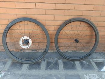 Ffwd Tyro 45mm Carbon Disc Brake Wheelset 2023 bike d'occasion — image 2 sur 2