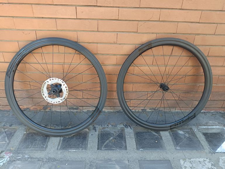 Ffwd Tyro 45mm Carbon Disc Brake Wheelset 2023 bike d'occasion — image 2 sur 2