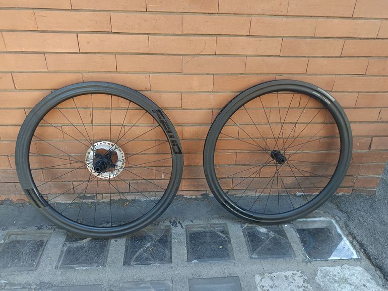 Ffwd Tyro 45mm Carbon Disc Brake Wheelset 2023 bike d'occasion — image 1 sur 2