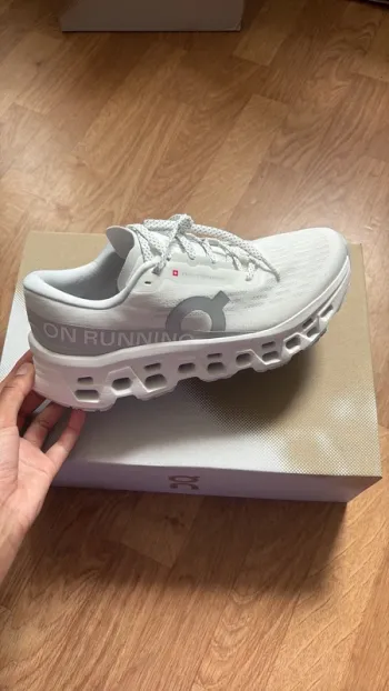 On Running shoes bike usato