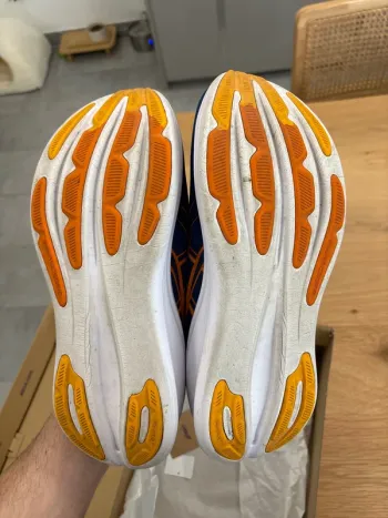 Used Asics Gel Nimbus 20 bike — image 7 of 11
