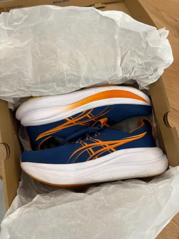 Used Asics Gel Nimbus 20 bike