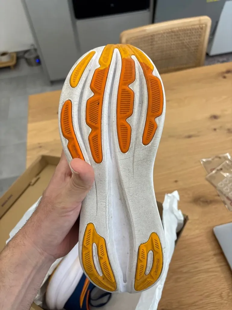 Used Asics Gel Nimbus 20 bike — image 5 of 11