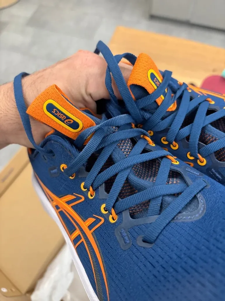 Used Asics Gel Nimbus 20 bike — image 8 of 11