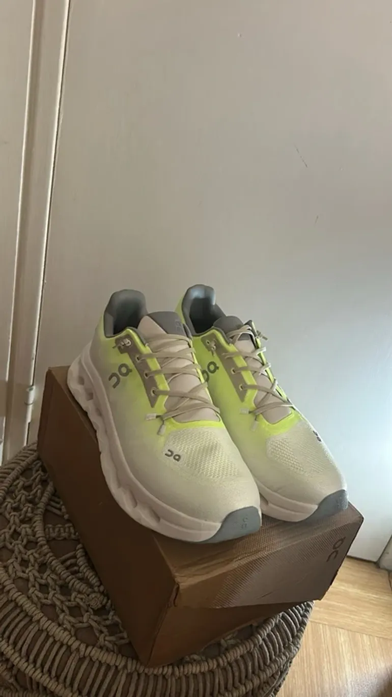 Tweedehands On Running Cloud bike — afbeelding 2 van 3