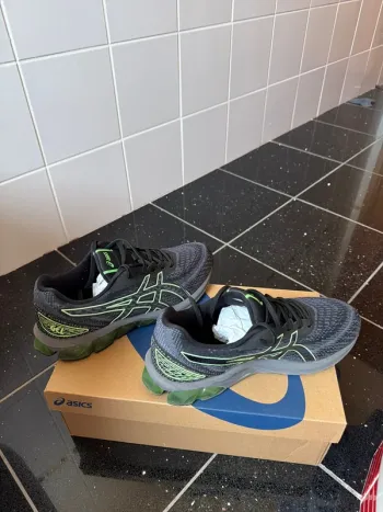 Asics Quantum Gel 180 bike usato — immagine 2 di 5