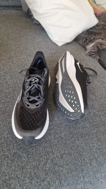 Gebrauchtes Hoka Mach 6 bike