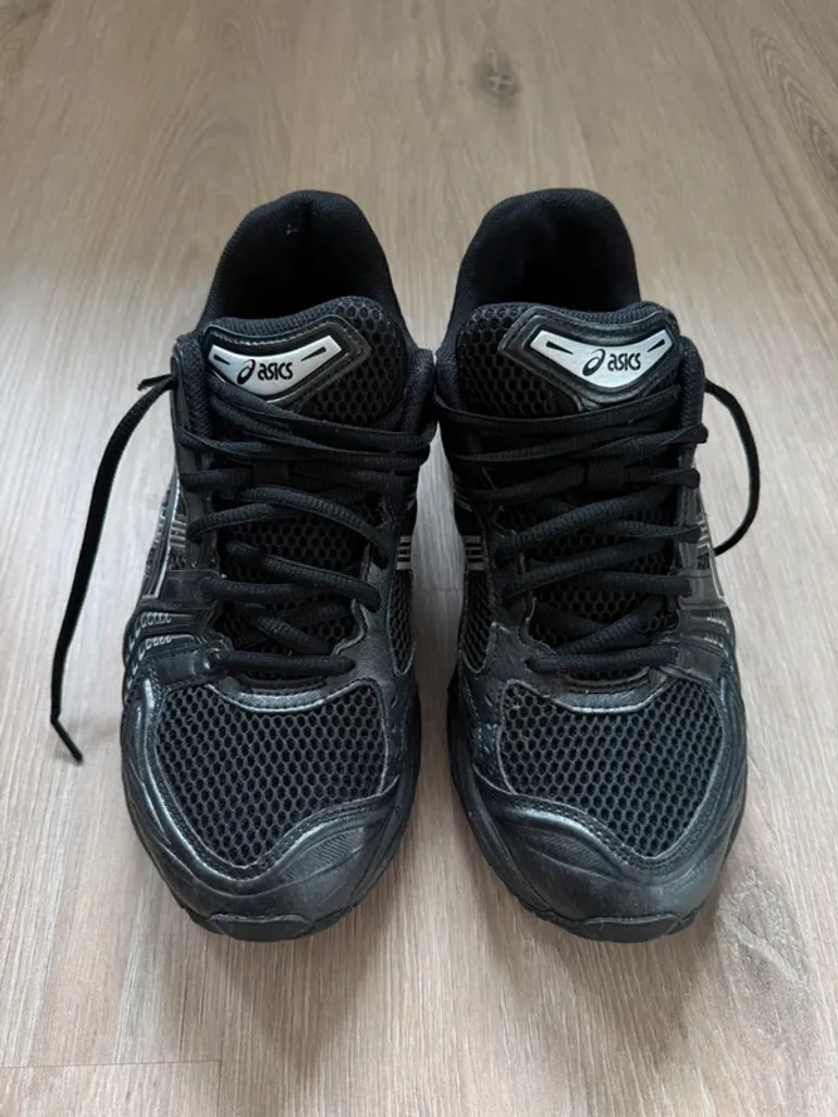 Tweedehands Asics Gel Kayano 14 bike — afbeelding 2 van 2