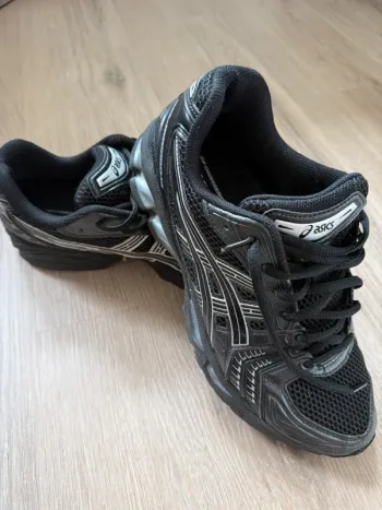 Tweedehands Asics Gel Kayano 14 bike