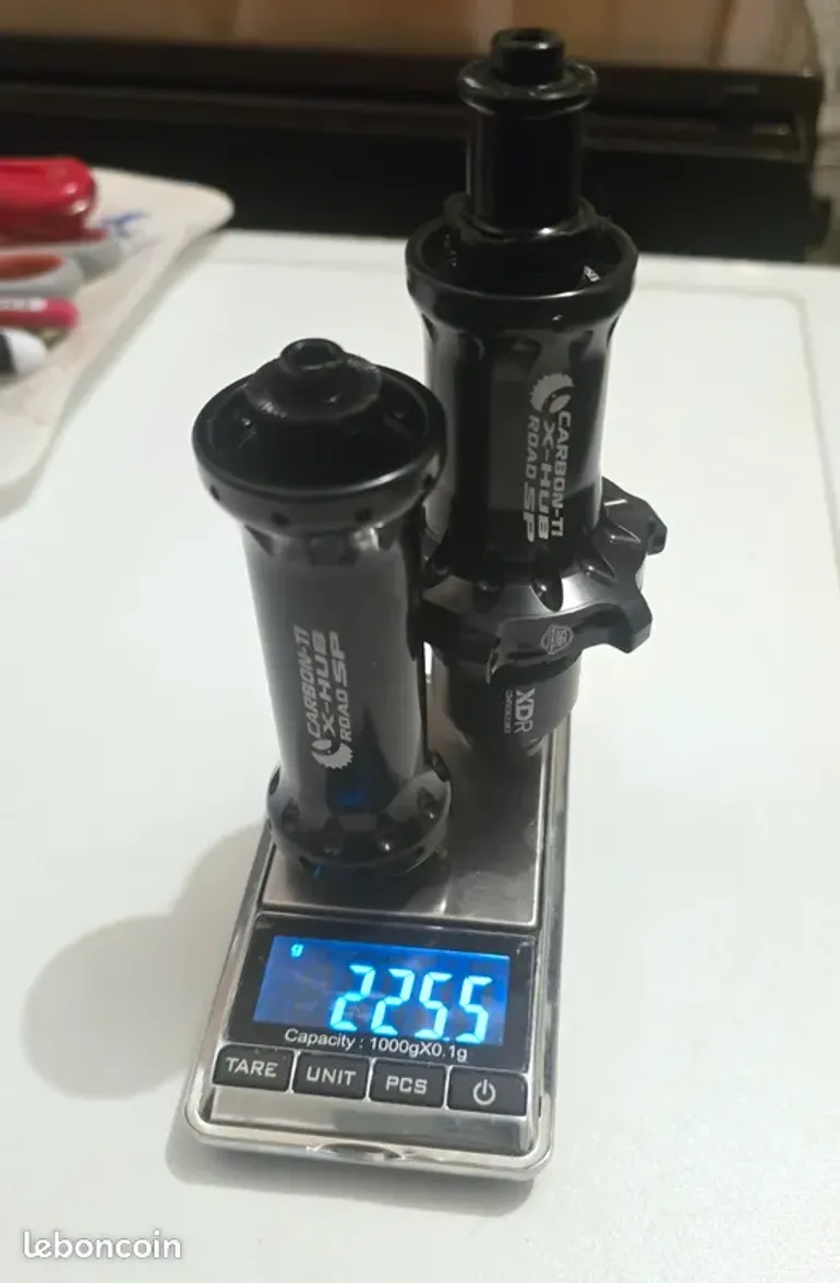 Carbon-Ti Carbon Ti Ultralight Road Hubs 225 g - Ceramic Bearings bike d'occasion — image 2 sur 2