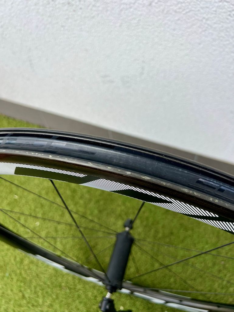 Scope R4 Rim Brake Carbon Wheelset bike d'occasion — image 3 sur 8