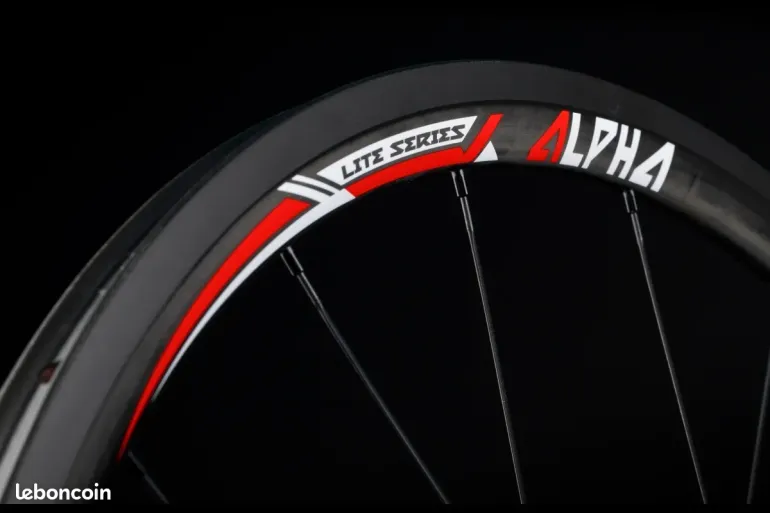Alpha Paire roues carbone 990g ultralight boyaux bike d'occasion — image 2 sur 6