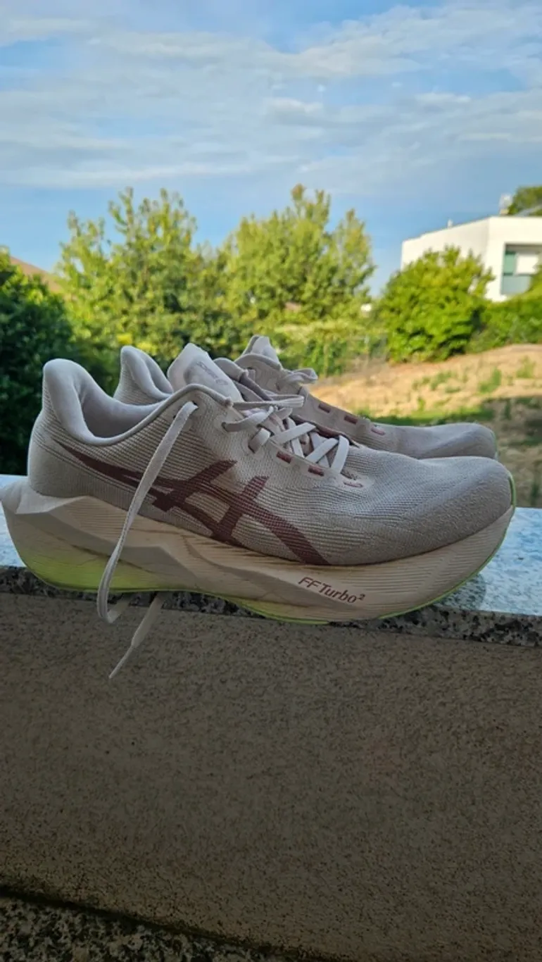 Używany Asics Novablast 6 bike — zdjęcie 3 z 8