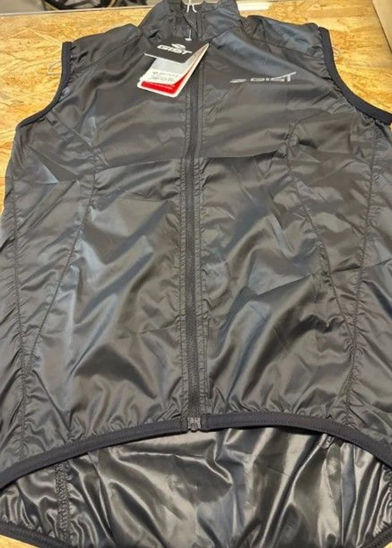 Used Gist Antivento Gilet Nero Taglia S 2025 bike — image 1 of 6