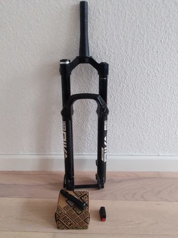 Used RockShox Pike Ultimate Flight Attendant 140mm Boost 2025 bike