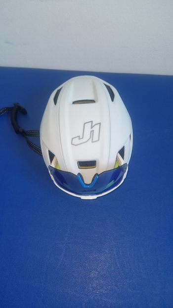 Used just Casco e occhiali bike — image 2 of 3