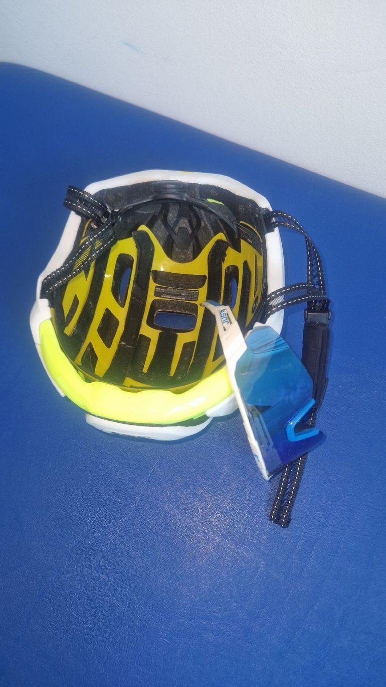 Used just Casco e occhiali bike — image 1 of 3