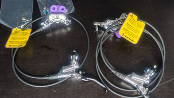 Formula CURA 4 4-piston Disc Brake Silver Brakes de segunda mano