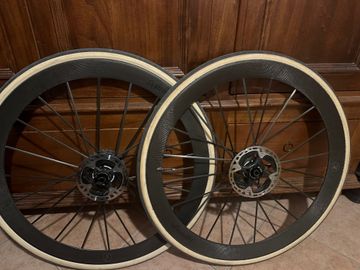 Used Lightweight Carbon Wheels bike — image 2 of 6
