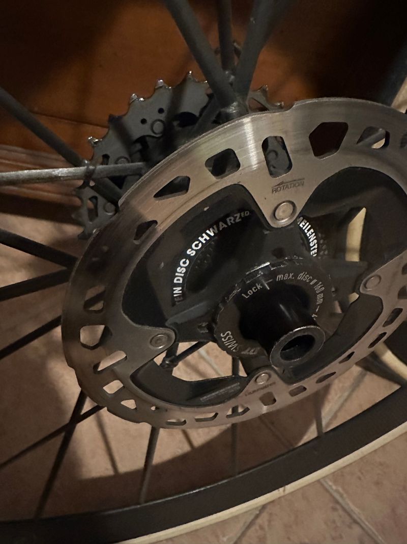Used Lightweight Carbon Wheels bike — image 5 of 6